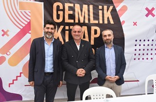 Kitap Fuarı’nda “Türkiye’nin Demokrasi Sorunu” söyleşisi yapıldı